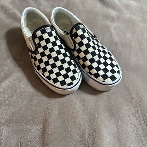 Women platforms Checkerboard Slip-On Sneakers - Black & White